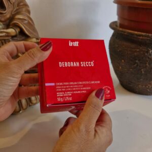 Creme Clareador Íntimo com Aloe Vera e Óleo de Rosa Mosqueta 50g Linha Deborah Secco